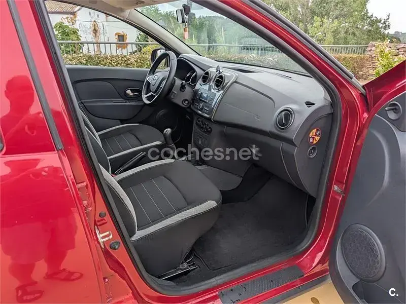 Usado Dacia Sandero Stepway 90 CV (66 kW) 2018 Rojo Berlina