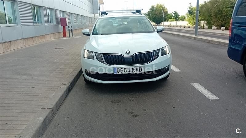 Blanco Usado 2018 Skoda Octavia Ambition Familiar | 11.500 € (Buen precio) - Imagen 1/4