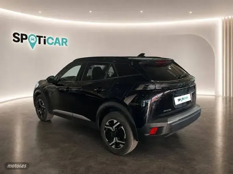 Usado Peugeot 2008 Allure 100 CV (73 kW) 2023 Negro SUV