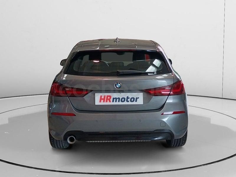 Usado BMW 118 Comfort Edition 136 CV (100 kW) 2023 Gris / plata Utilitario