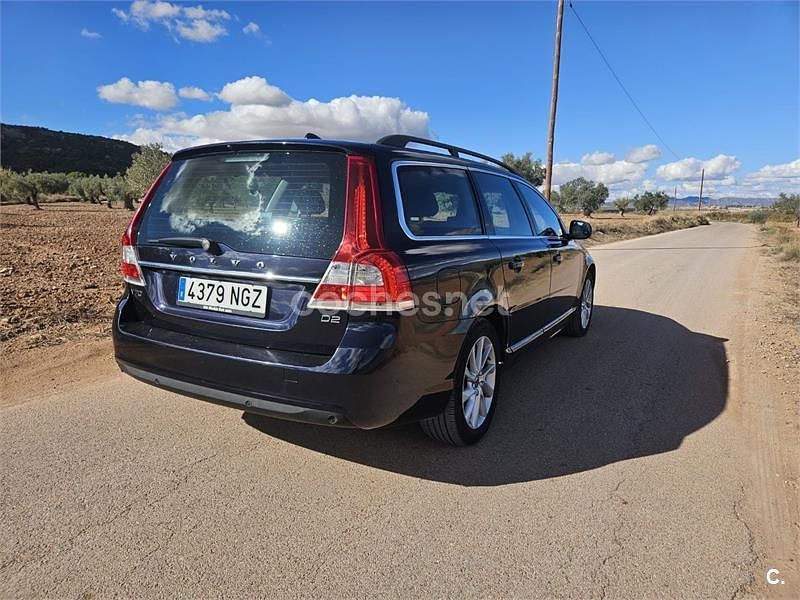 Negro Usado 2016 Volvo V70 Momentum Familiar | 12.000 € - Imagen 1/4
