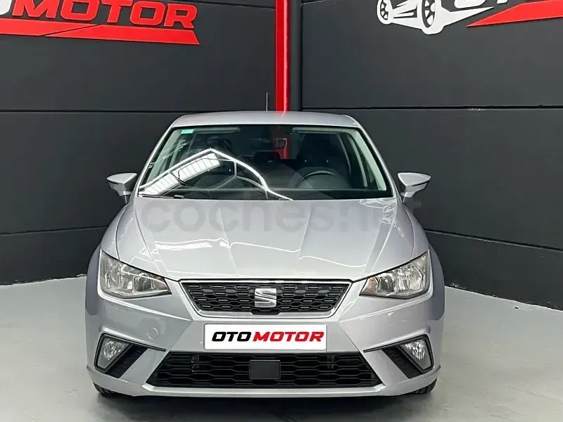 Usado Seat Ibiza Reference 80 CV (58 kW) 2019 Gris / plata Utilitario