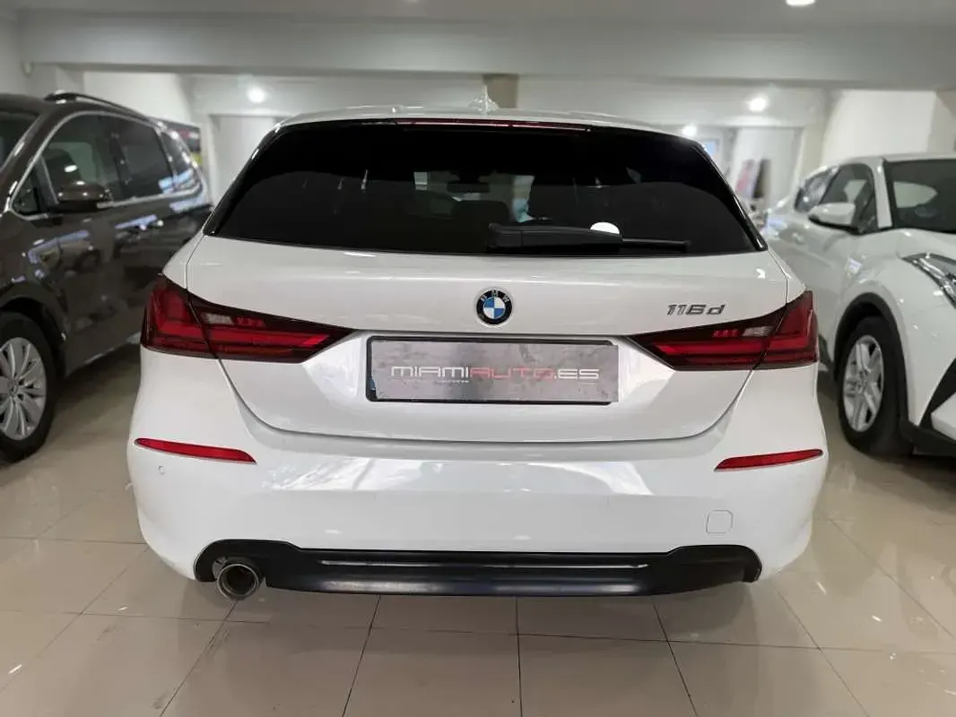 Usado BMW 116 Comfort Edition 116 CV (85 kW) 2021 Blanco Utilitario