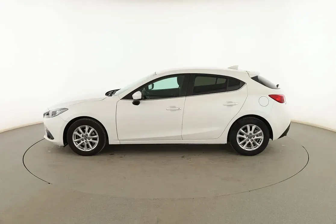 Usado Mazda 3 Style 120 CV (88 kW) 2016 Blanco Berlina
