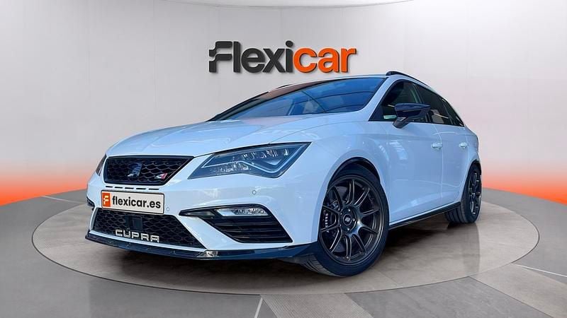Usado Seat Leon ST 4Drive 300 CV (220 kW) 2018 Blanco Familiar