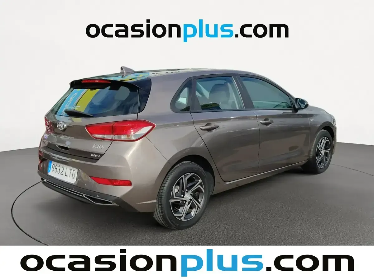 Usado Hyundai i30 120 CV (88 kW) 2021 Marrón