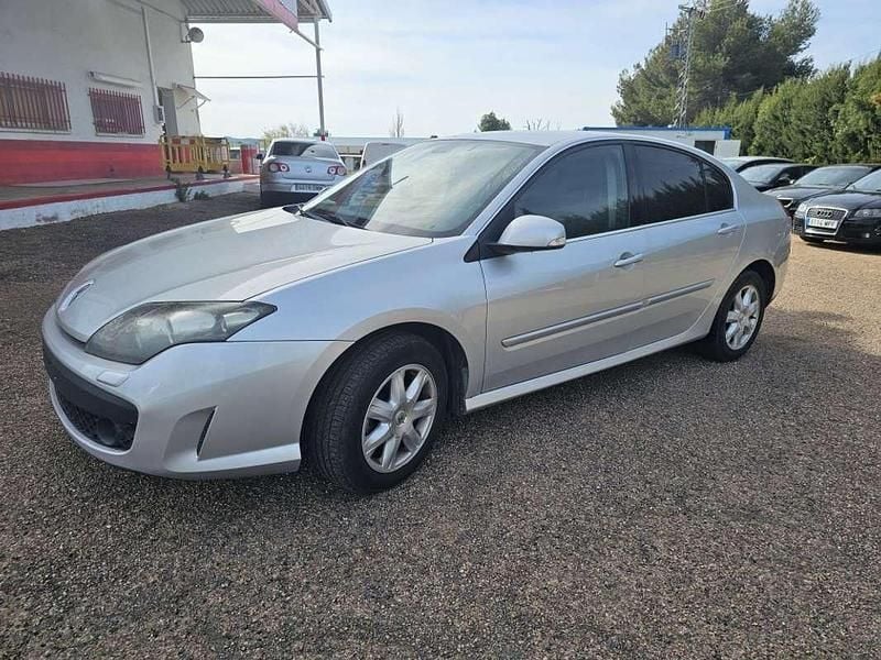 Usado Renault Laguna III 110 CV (80 kW) 2010 Gris Berlina
