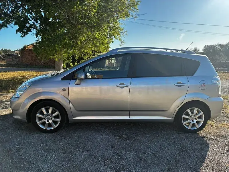 Usado Toyota Corolla Verso Sport 177 CV (130 kW) 2008 Gris / plata Monovolumen