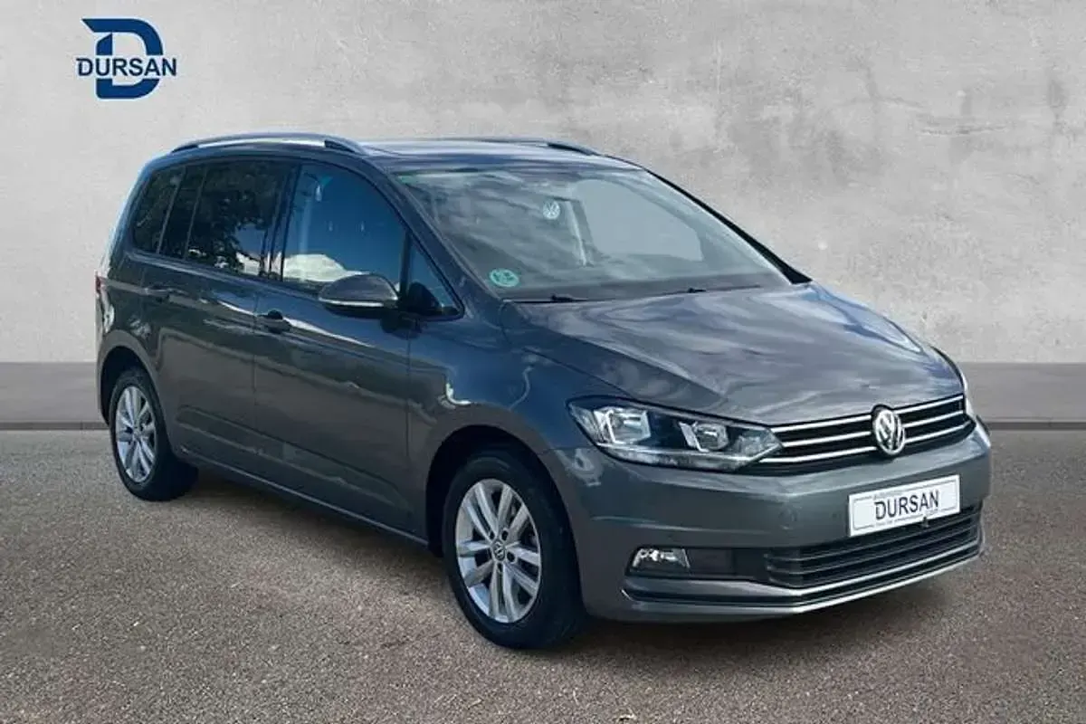 Usado VW Touran Advance 150 CV (110 kW) 2018 Gris Monovolumen