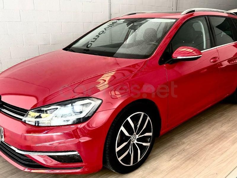 Usado VW Golf VII Sportline 115 CV (84 kW) 2018 Rojo Familiar
