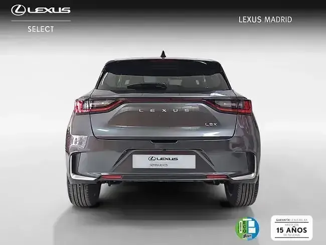 Usado Lexus LBX 136 CV (100 kW) 2025 Gris SUV
