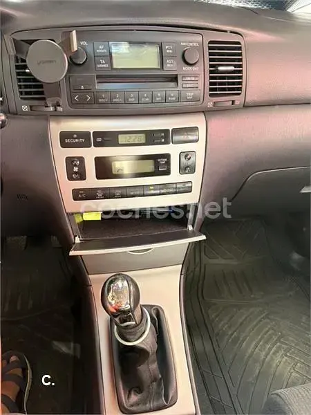 Usado Toyota Corolla Sol 110 CV (80 kW) 2003 Negro Berlina