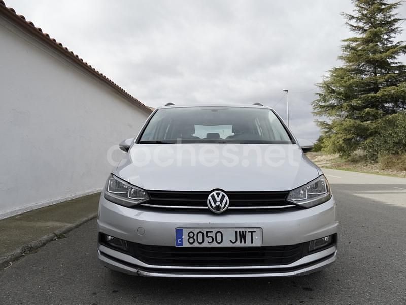 Usado VW Touran Advance 115 CV (84 kW) 2017 Blanco Monovolumen