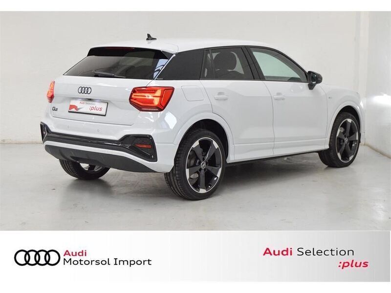 Usado Audi Q2 Ambiente 150 CV (110 kW) 2022 Blanco SUV