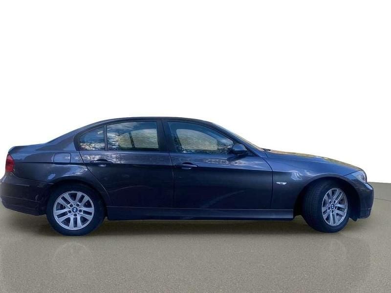 Usado BMW 318 143 CV (105 kW) 2008 Gris / plata Berlina