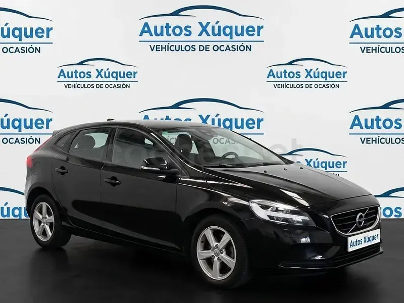 Usado Volvo V40 Momentum 120 CV (88 kW) 2017 Negro Berlina