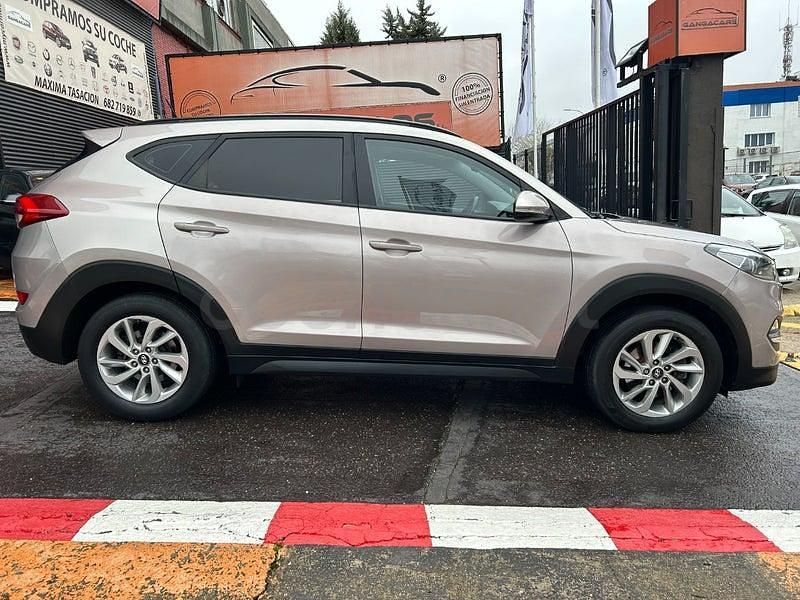 Usado Hyundai Tucson 136 CV (100 kW) 2015 Gris / plata SUV
