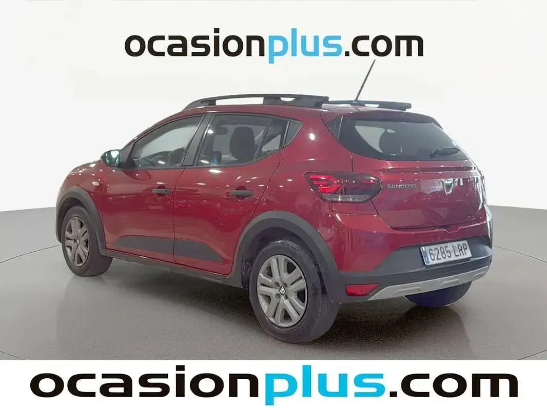Usado Dacia Sandero Essentiel 91 CV (66 kW) 2021 Rojo Utilitario