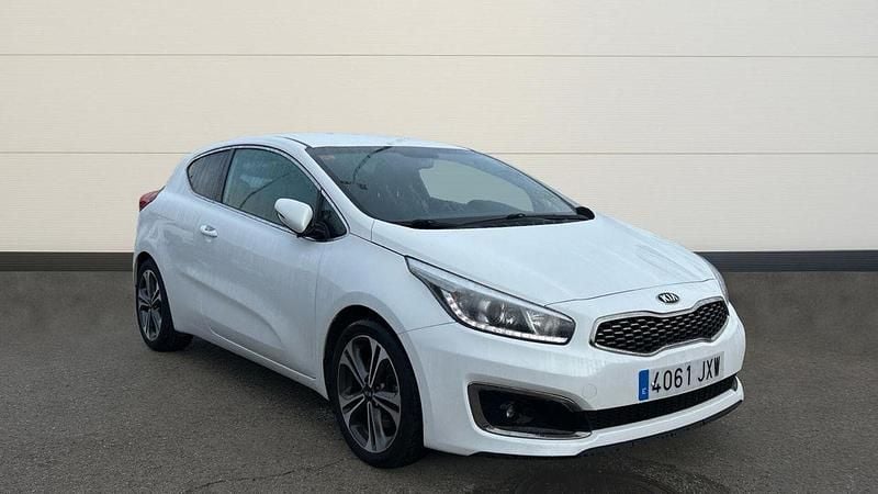 Usado Kia ProCeed 120 CV (88 kW) 2017 Blanco Utilitario
