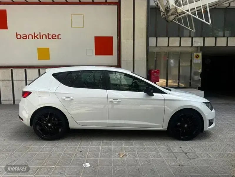 Usado Seat Leon FR 149 CV (109 kW) 2015 Blanco Berlina