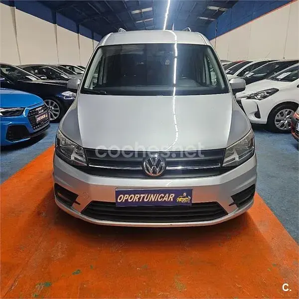 Usado VW Caddy Beach 150 CV (110 kW) 2019 Gris / plata Monovolumen