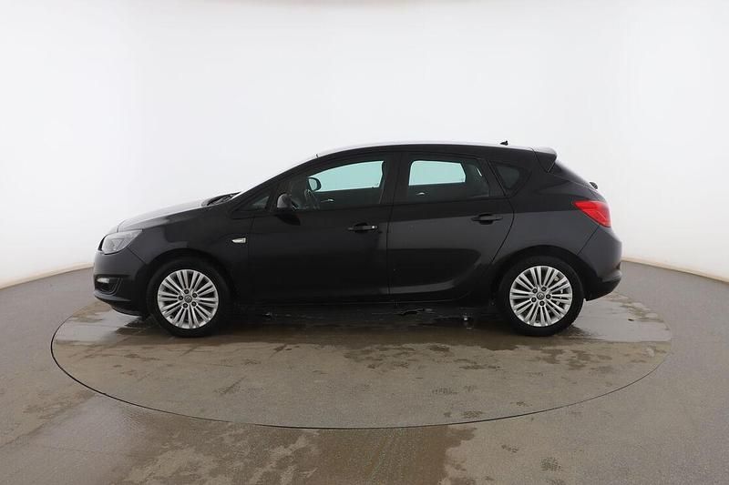 Usado Opel Astra Selective 110 CV (80 kW) 2015 Negro Berlina