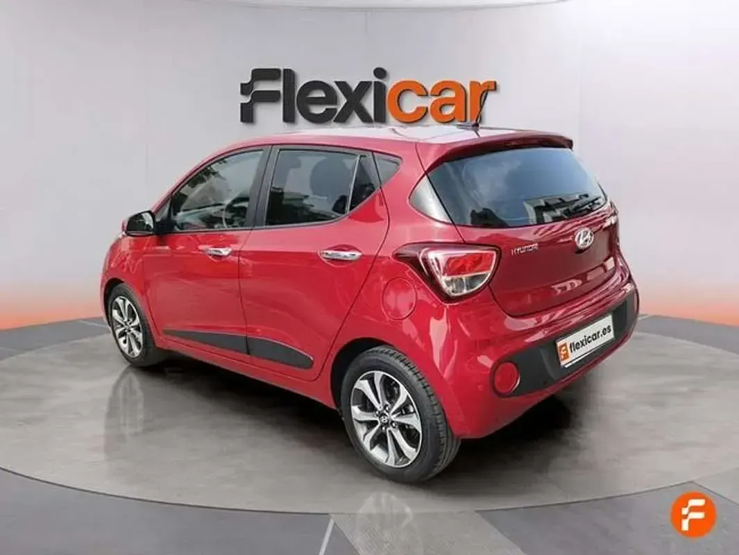 Usado Hyundai i10 87 CV (63 kW) 2017 Rojo Utilitario