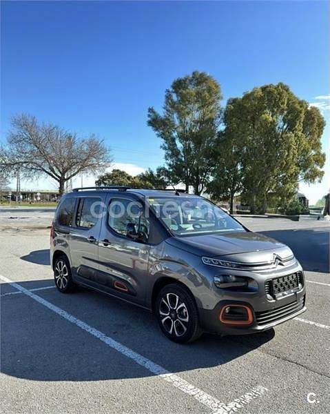 Usado Citroën Berlingo Feel 100 CV (73 kW) 2019 Gris / plata Monovolumen