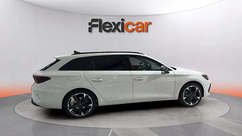 Usado Cupra Leon 150 CV (110 kW) 2025 Blanco Familiar