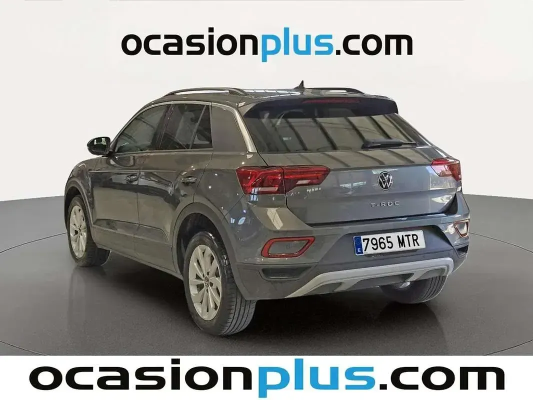 Usado VW T-Roc Life 110 CV (80 kW) 2024 Gris SUV