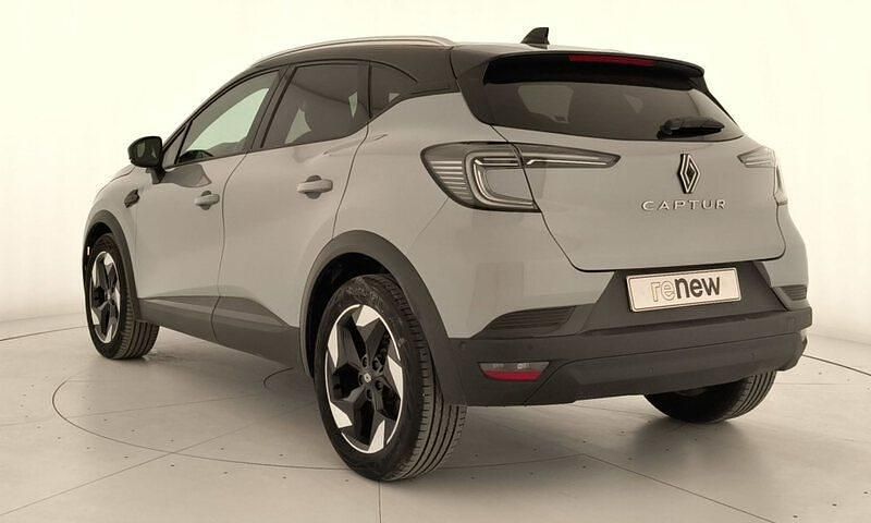 Usado Renault Captur Techno 100 HP (73 kW) 2025 Cinzento SUV