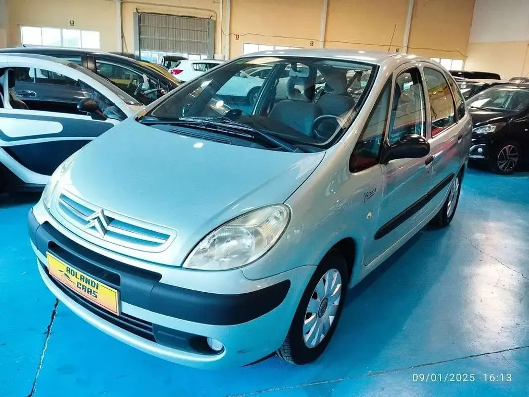 Käytetty Citroën Xsara Exclusive 90 HP (66 kW) 2003 Harmaa Viistoperä