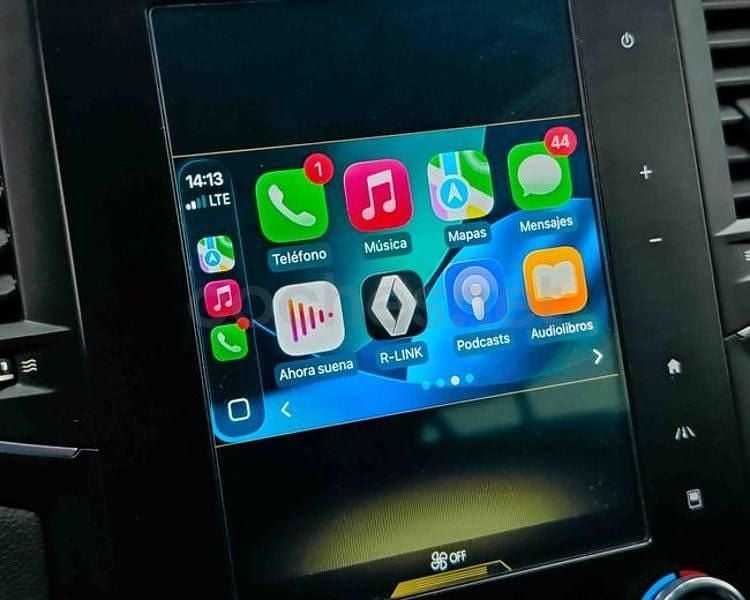 Usado Renault Mégane IV Zen 132 CV (97 kW) 2018 Rojo Berlina