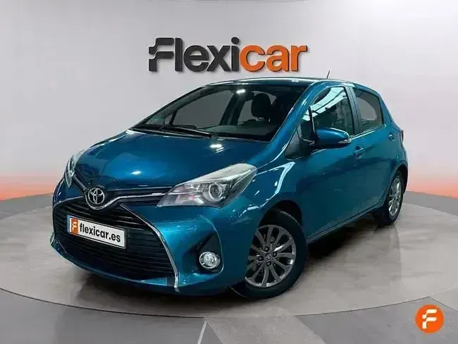 Usado Toyota Yaris Active 99 CV (72 kW) 2016 Azul Berlina