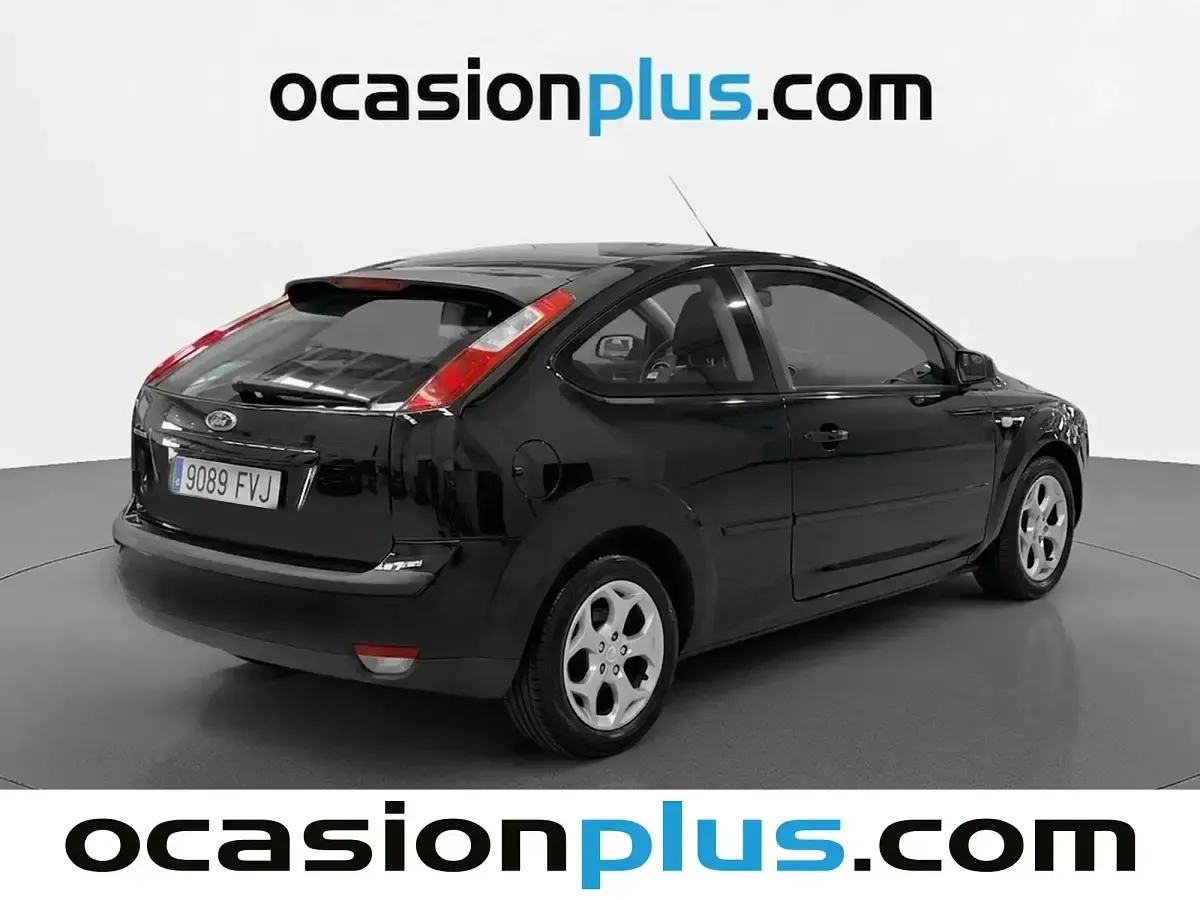 Usado Ford Focus Trend 100 CV (73 kW) 2007 Negro Utilitario