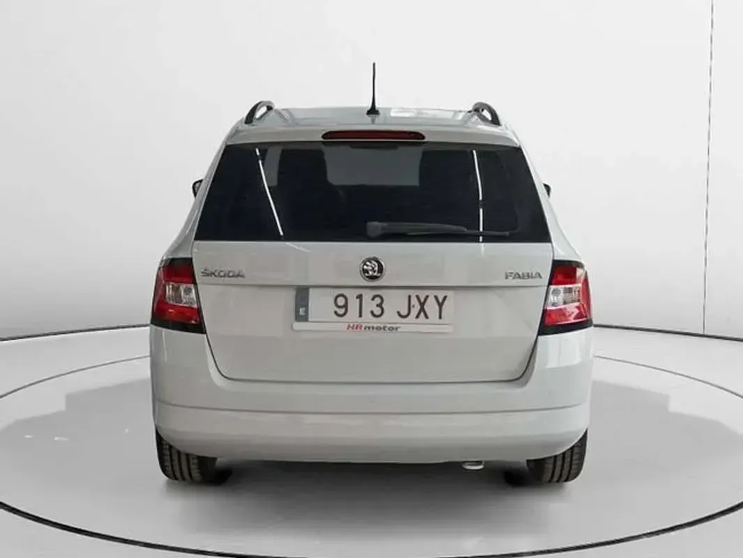 Usado Skoda Fabia Ambition 90 CV (66 kW) 2017 Blanco Utilitario