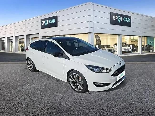 Begagnad Ford Focus ST-Line 182 HK (133 kW) 2018 Vit Sedan