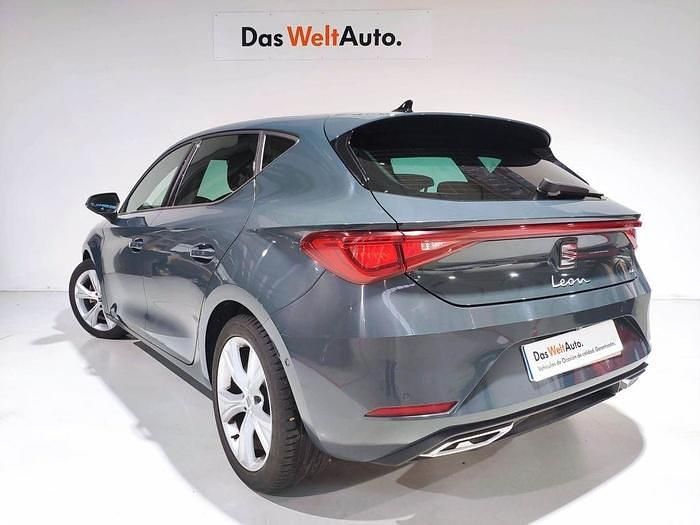 Usado Seat Leon FR 116 CV (85 kW) 2025 Azul