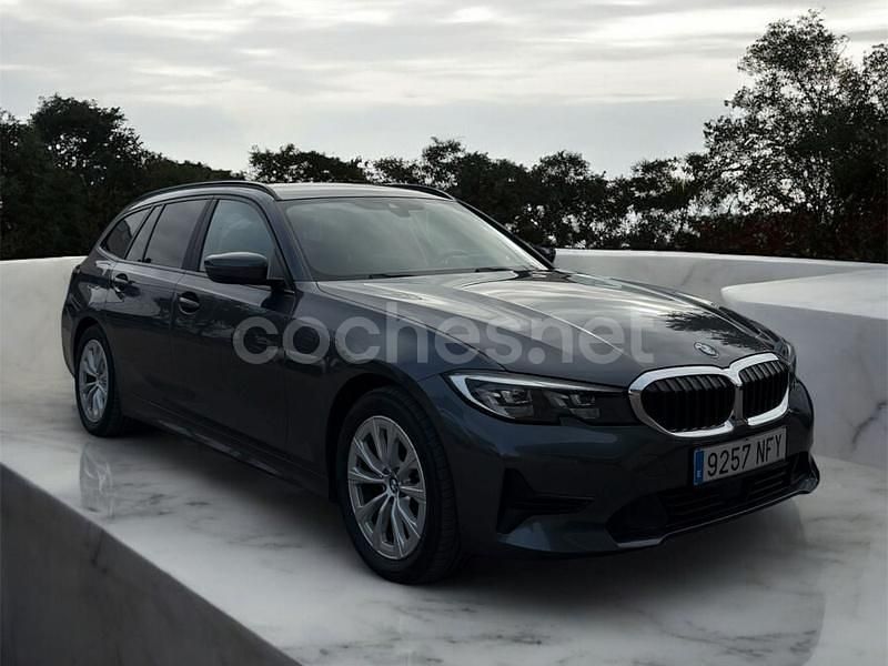 Usado BMW 318 Comfort Edition 150 CV (110 kW) 2021 Gris / plata Familiar