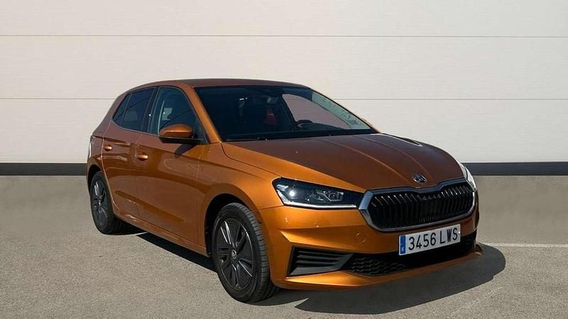 Usado Skoda Fabia Ambition 110 CV (80 kW) 2022 Naranja Utilitario