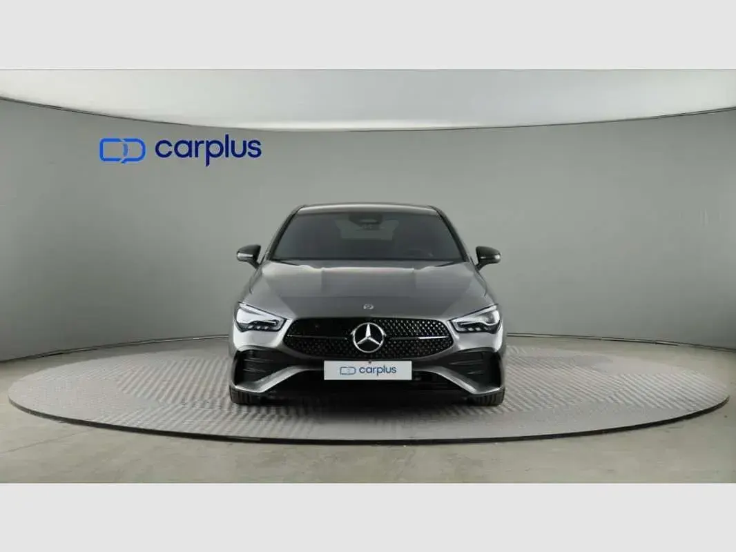 Usado Mercedes CLA220 190 CV (139 kW) 2025 Gris Berlina
