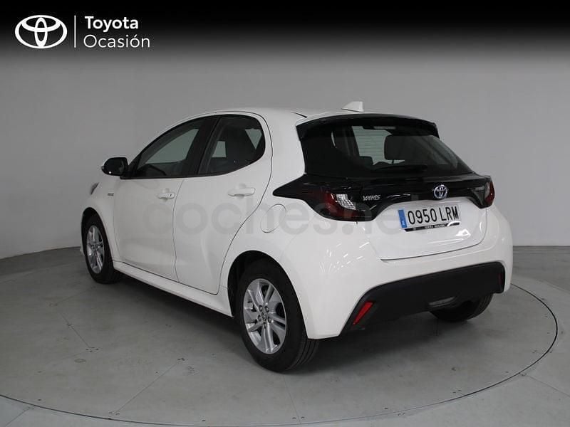 Usado Toyota Yaris Hybrid Business Edition 116 CV (85 kW) 2021 Blanco Berlina
