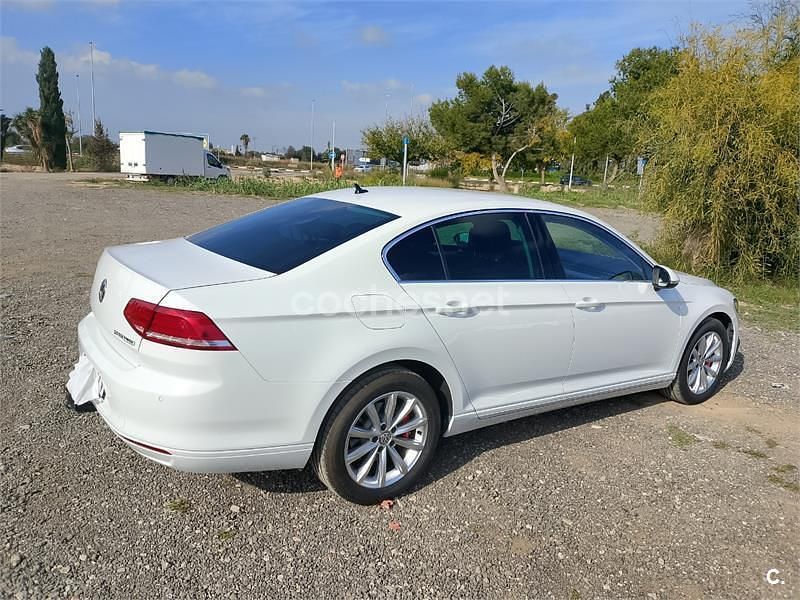 Usado VW Passat Advance 150 CV (110 kW) 2017 Blanco Berlina