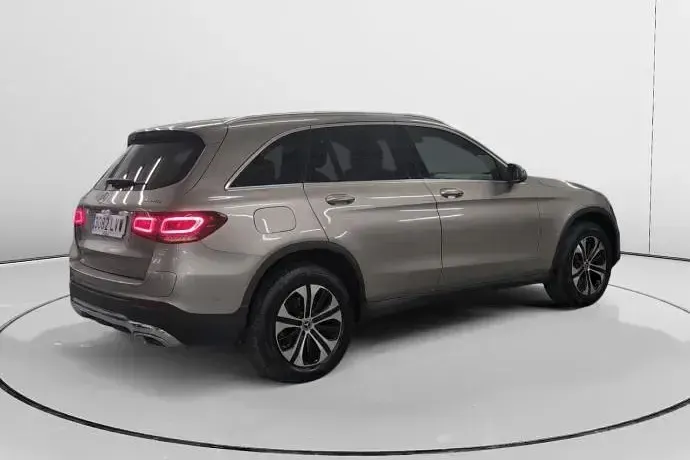 Usado Mercedes GLC300 320 CV (235 kW) 2022 SUV