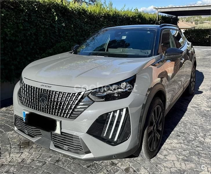 Usado Peugeot 2008 GT 130 CV (95 kW) 2023 Gris / plata SUV