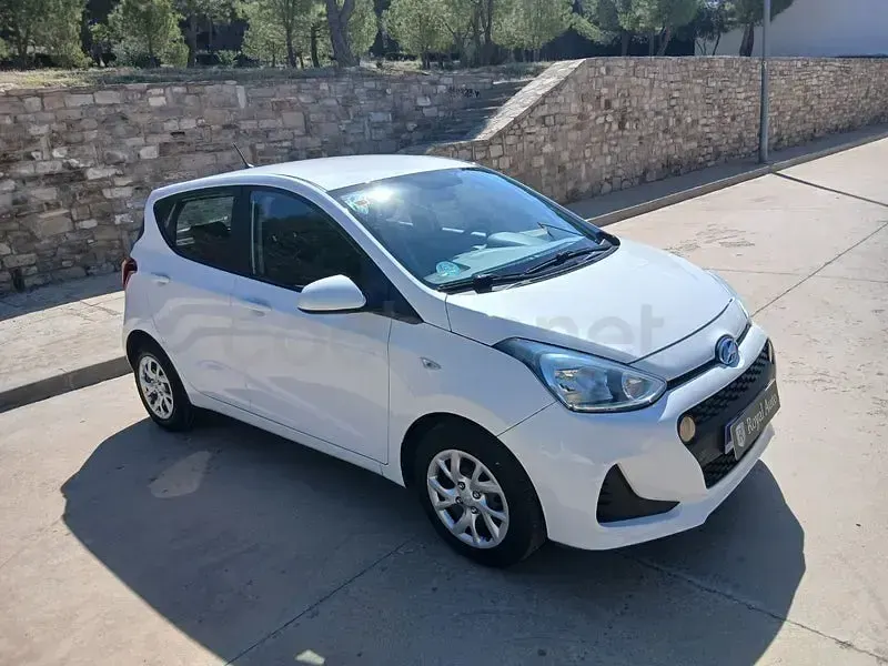 Usado Hyundai i10 66 CV (48 kW) 2019 Blanco Utilitario