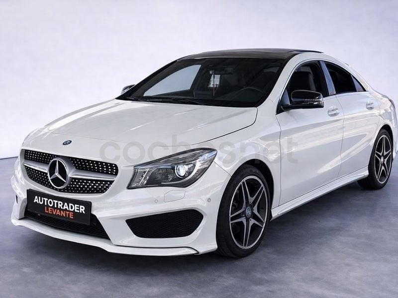 Usado Mercedes CLA220 AMG line 177 CV (130 kW) 2016 Blanco Berlina