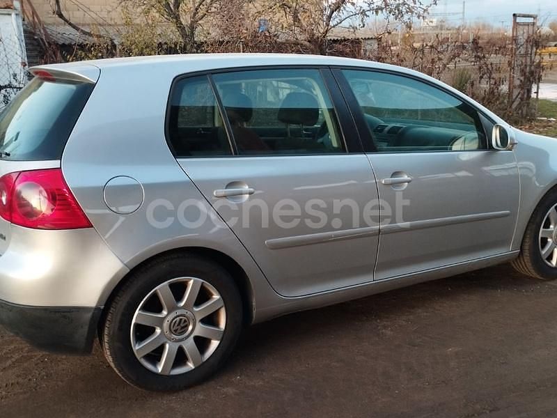 Gris / plata Usado 2004 VW Golf IV Berlina | 4900 € (Caro) - Imagen 1/4
