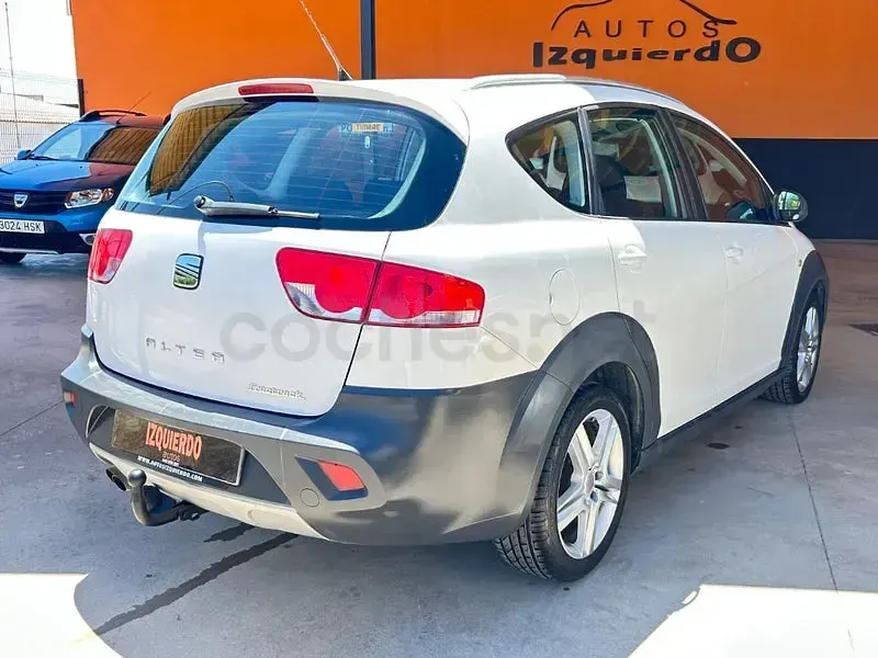 Usado Seat Altea 105 CV (77 kW) 2013 Blanco Monovolumen