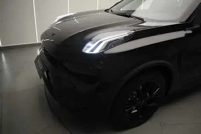 Usado Lynk & Co 01 276 CV (202 kW) 2025 Negro SUV